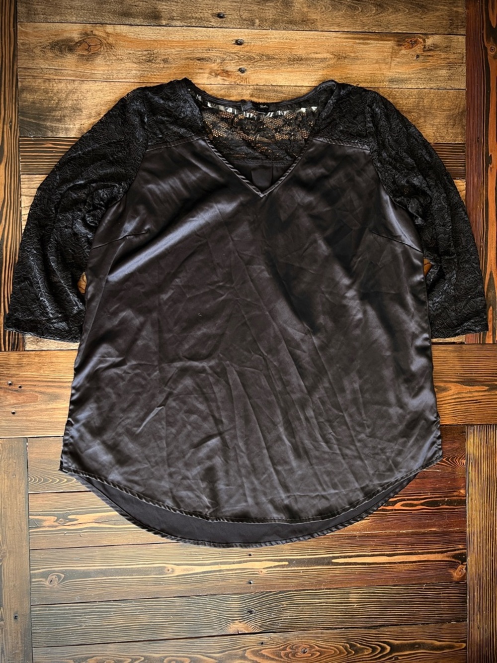 Black satin lace 3/4 sleeve flowy blouse romantic goth witchy edgy chic v-neck - Picture 4 of 16